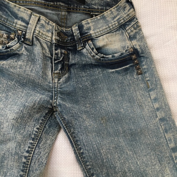 Acid wash style skinny ripped jeans - size 0 - Picture 8 of 12